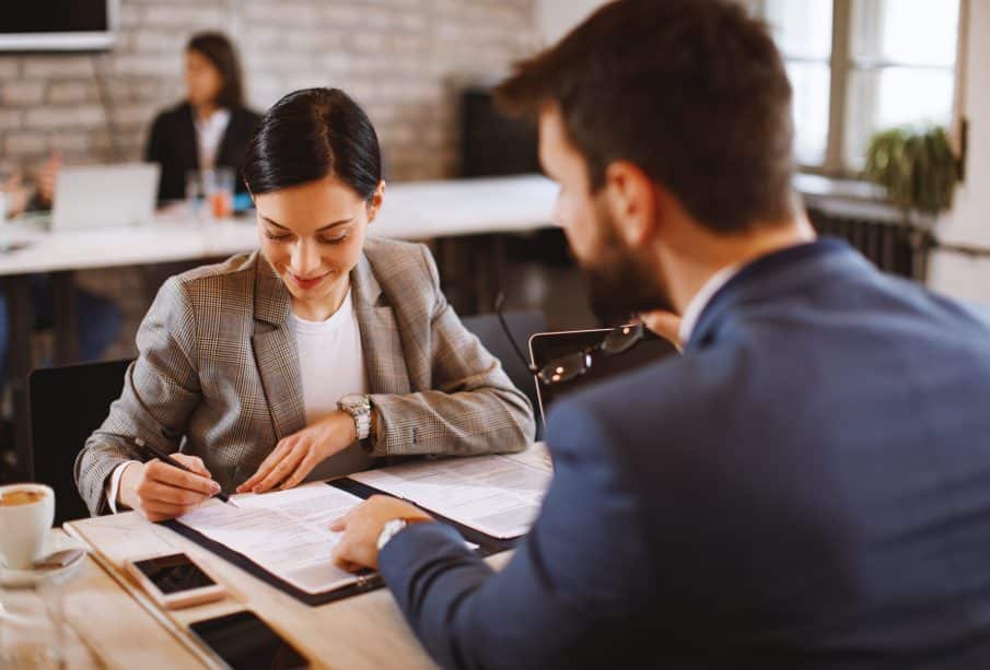 Contrats de travail : ce que tout salarié doit savoir sur ses droits et devoirs